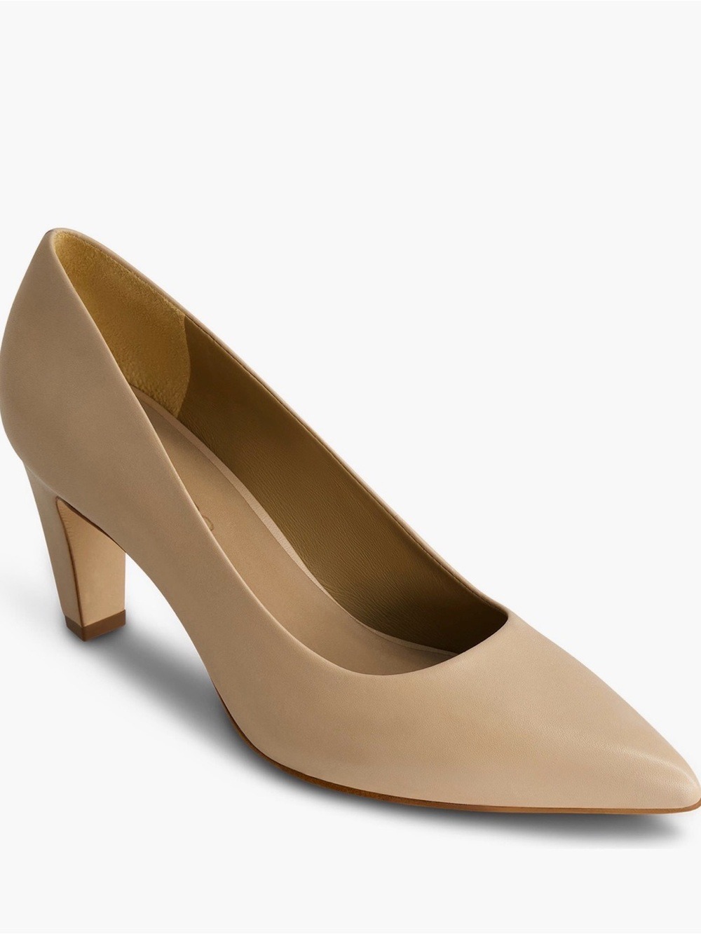 Bernardo Classic Pointed-Toe Mid Heel Pump size 8
